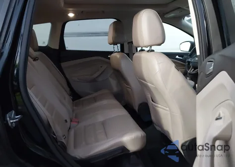 2017 Ford Escape Titanium из США, поврежденный, VIN 1FMCU9J93HUC63747